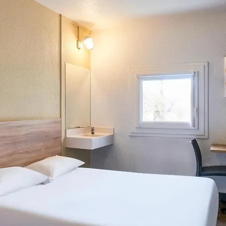 Hotelf1 Creteil