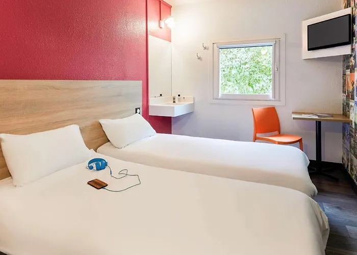 Hotelf1 Créteil Hotel *