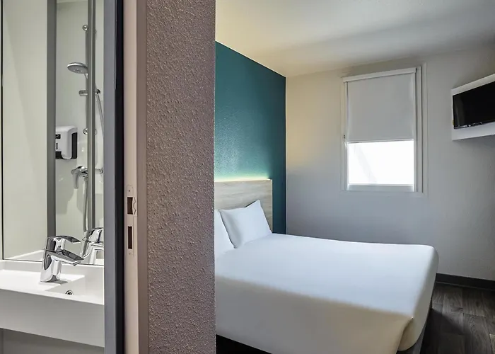 Hotelf1 Creteil Hotel *