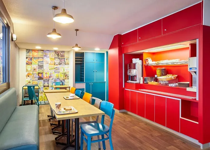 Hotelf1 Creteil Отель